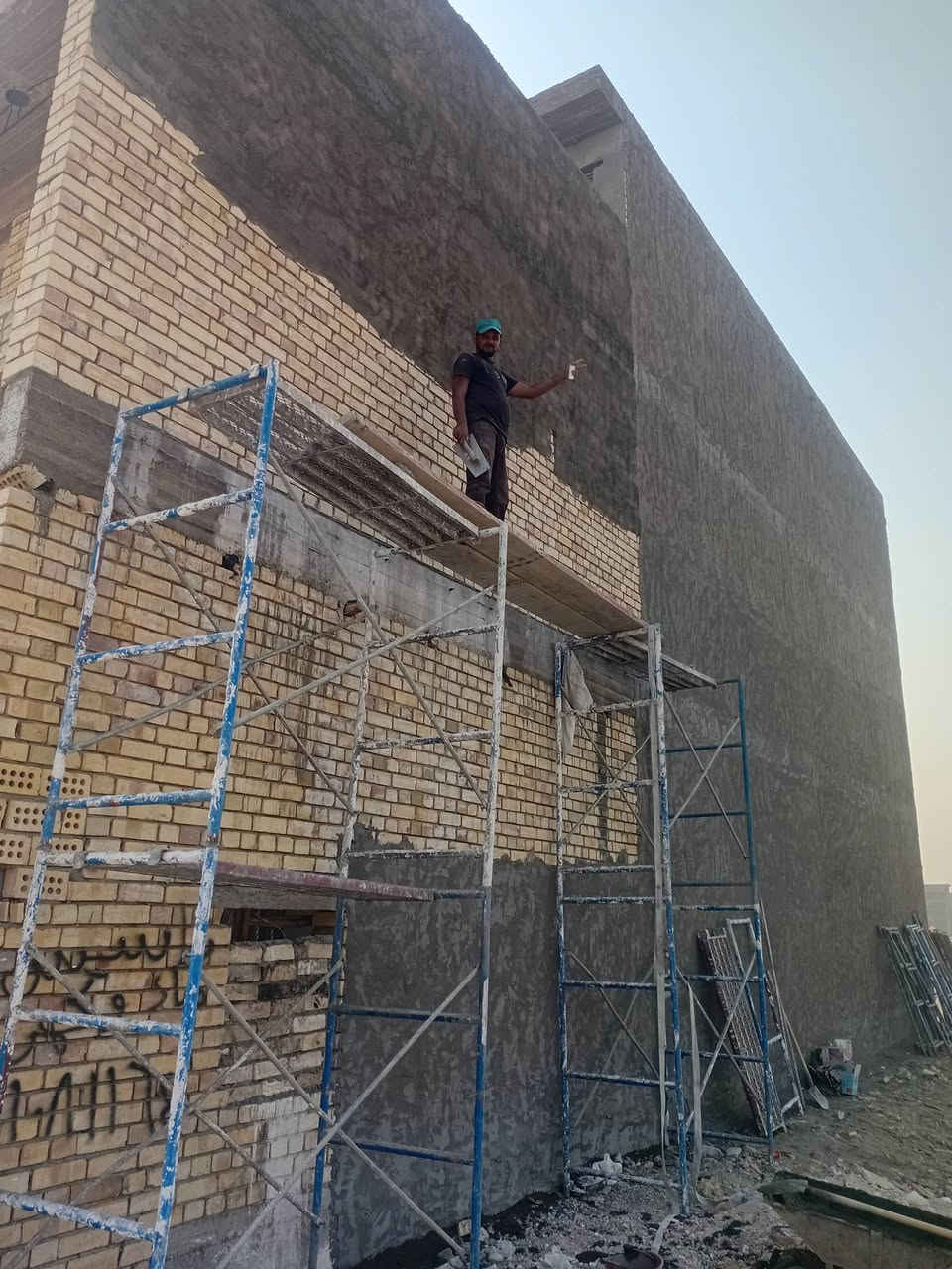 عادل المصري.خلفات اسمنت درجه اولى بغداد الجديد***********
