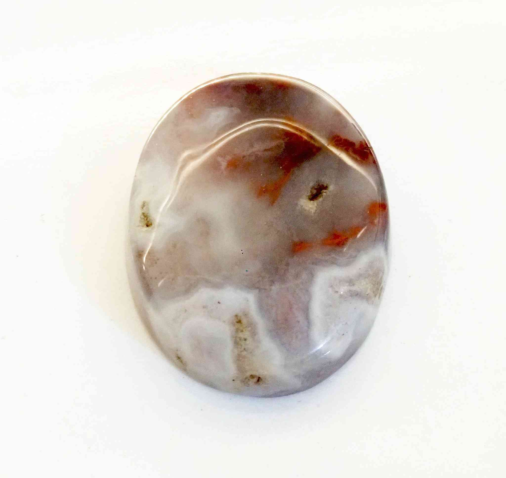 💎 حجر عقيق طبيعي مصقول – قطعة مميّزة
حجر عقيق طبيعي 100٪ مصقول بعناية على شكل كابوشون بيضاوي، يتميّز بتدرجات لونية جميلة تجمع بين الأبيض الحليبي والرمادي مع عروق حمراء/بنية طبيعية تعطيه طابعًا فخمًا وفريدًا
الحجر مناسب للتركيب في خاتم رجالي


**إذا كنت صاحب هذا الإعلان وتريد حذفه لأي سبب، رجاءا أرسل رسالة إلى الدعم الفني**