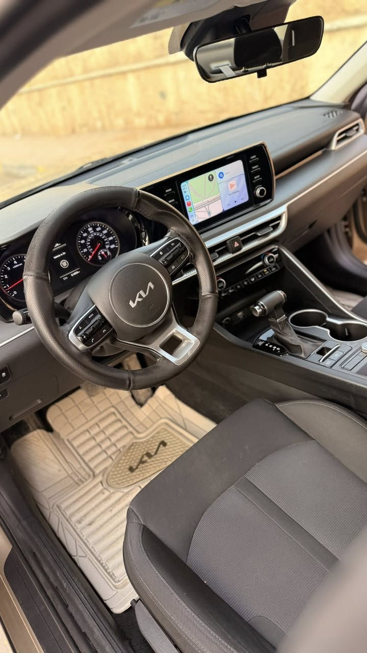 السلام عليكم
للبيع KIA K5   موديل 2022
لون مميز ذهبي 🟡 
عداد المسافة :- ٤٠ ميل   

رقم اربيل 
تحويل مباشر  
سيارة جاهزة ١٠٠٪؜

⚜️المواصفات ⚜️
لايت 4 عدسات زنون
بصمه + تشغيل عن بعد
هندبريك بصمه
رادار جانبي + امامي خطوط المسار 
قيادة ذاتيه 
اوتو هولد 
شاشه كبيرة 
كامرا دواره 
تبريد دجيتل
وبقية المواصفات المعروفه 

ضرر السياره :- باب خلفي خلف السكن صبغ + نص باب السكن صبغ فقط  
السياره استيراد خاص من وصلت اتضح بيها كلير امريكا فقط كلير طبقة شفافه بلبوند والجاملغ ثنين بدون حادث بشرط 
بجم كبس وصندوك  كبس 
رقم الشاصي :-5XXG14J24NG098538

للاستفسار الاتصال ***********
