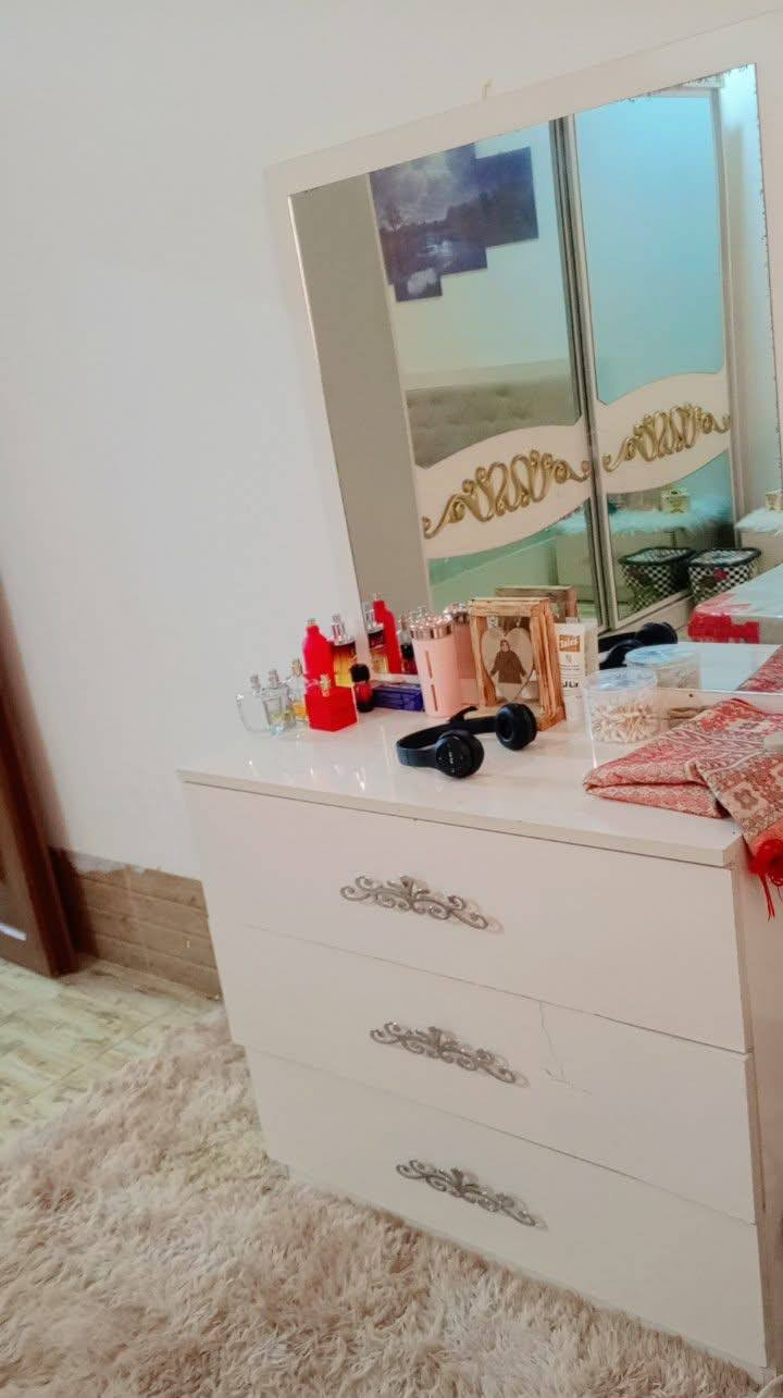 غرفه نوم ٥ قطع اخووو جديد نضافه ١٠٠ ب ١٠٠ كسرت كارتون
مزاد مهدي خانقيني

خانقين محطه مجاور مركز شرطه ازادي

***********
