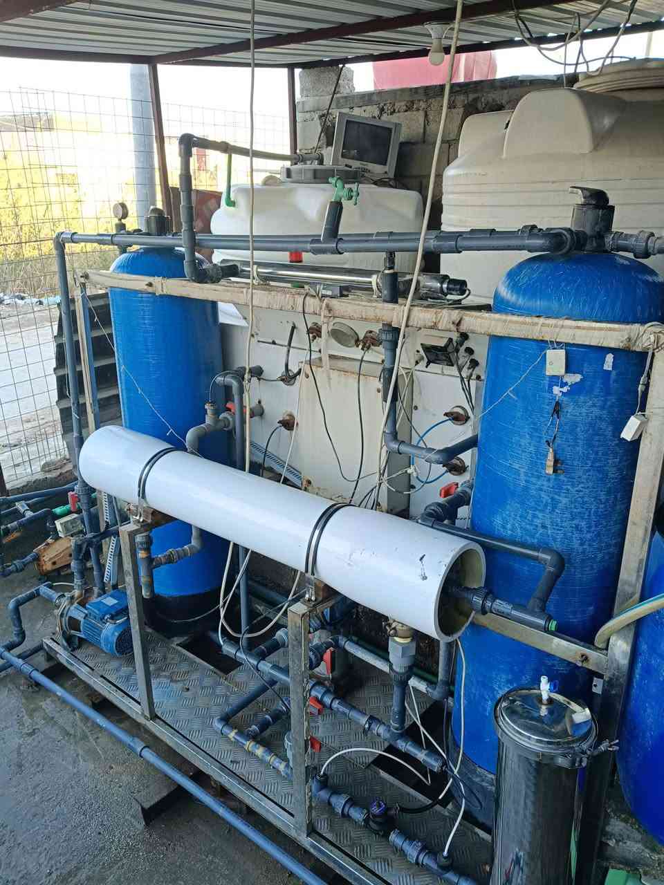 تحيه طيبه...
***********
منظومه ستلس ستيل 
منظومه 1000لتر في الساعه 
ممبرين جديد 
الاملاح من 4_8
تانكيات عدد 2 ابو 3000+2000
مع نظام اوزون لتعقيم المياه وطرد الارياح 
ميز تعبئه الدبات + مضخه تعبئه للدبات 
ويوجد فيها نظام غسل عكسي للممبرين يطيل عمر الممبرين 3سنوات
منظومه جداً نظيفه .
المكان: محافظه بابل _
الحمزه الغربي 
السعر : 27 $ ورقه
