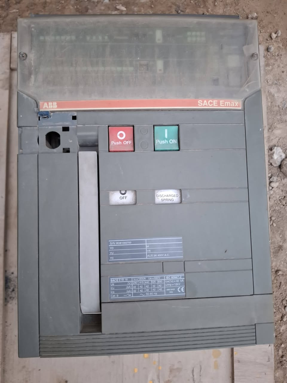 كونتكتر ايطالي اصلي 1600 امبير كل فيز للبيع ***********
