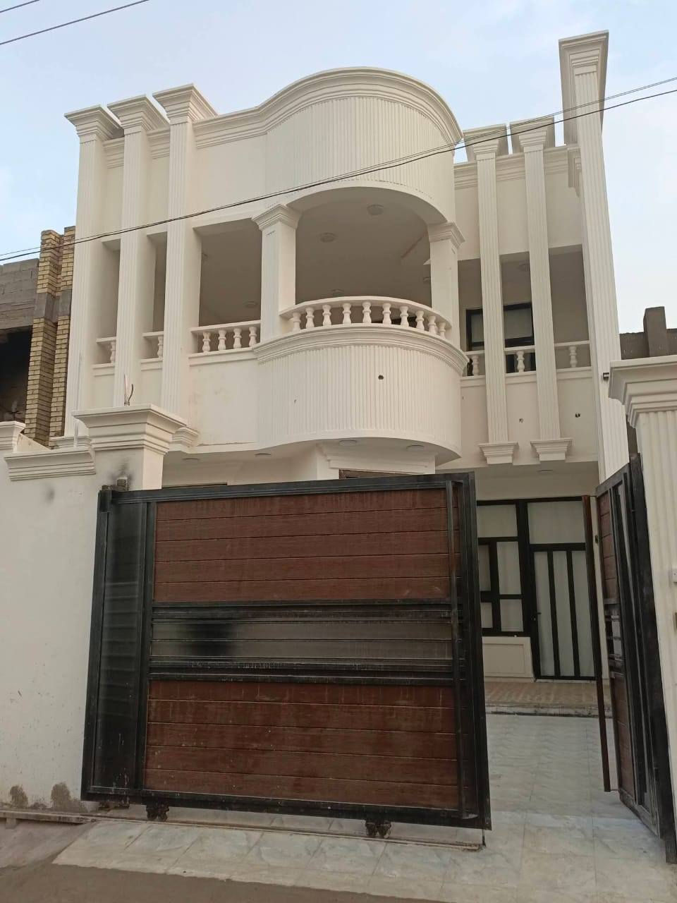✅ بناء حديث صفر – غير مسكون
🏡 دار للبيع – الرمادي / شارع 40

📍 قرب عمارة القند – موقع مميز وحيوي.

🔹 المساحة الكلية: 185 م²
🔹 جنس العقار: طابو زراعي (تحويل مباشر)
🔹 البناء:

الطابق الأول: طابوك

الطابق الثاني: بلوك
✅ بناء حديث صفر – غير مسكون

مواصفات الدار:

🔸 الطابق الأول:

ديوانية

هول

صالة

مطبخ

غرفة نوم 

صحيات كاملة

عدد 2 منور

الدار غربي بالكامل

تعليك حديث

صحيات دفن بالكامل

منظومة غاز دفن

صحيات خارجية

🔸 الطابق الثاني:

3 غرف نوم

صالة

صحيات

بلكونة أمامية

✨ تصميم عصري + تشطيب ممتاز.

✨ موقع قريب من الخدمات والشارع العام.

✨ مناسب للسكن العائلي الراقي.

السعر 140 مليون وقابل للتفاوض.

للاستفسار أكثر زيارة مكتبنا مكتب العبد 
شارع 40 مجاور مرطبات ادريم 
أو الاتصال...***********
