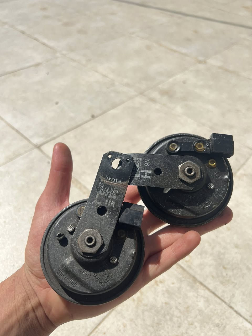 يالله 
سلام عليكم 
للبيع هورنات سيدان 🚘 
فيشة سوده 
هورنات جدد وشرط الفحص 
***********
