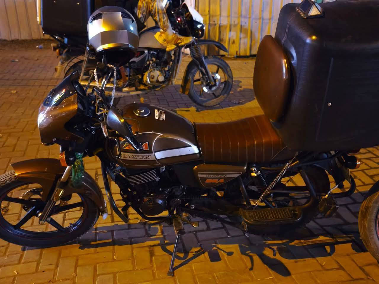 دايون نفخ موديل ٢٣ مرقم بغداد سنويه محرك ٢٠٠اي نقص مابيه شغل وطلع محرك مامفتوح ابد دهن كل عشر ايام يتبدل شرط موتل  رقمي ***********
