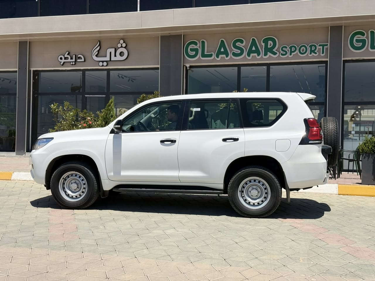 🪬﷽🪬
تويوتا برادو : -٢٠٢٣- محرك كاز ديزل ⛽️+ سوبر ٤ بستن
مواصفات عادي . بصمه ، كشن سايق كهربا ١دكم ، شاشه ، كاميره ، دبل اسبير ، ٣مقعد - ٧راكب .
رقم و سنوي جديد و بسمي رقم اربيل دولي فحص و هزه جديد
تخم تاير بلادي جديد و سيرفس كله سوا بل شركة ساس 
كير عادي و ٧قير 🛫✈️ شرط ٢٠٠
بصمتين + كاعيات بلادي موجود 📦
ماشي ٤٥ الف حقيقي ⚖️
مكفوله كفاله عامه دعامي ل دعامي 🧷 جكه ابره بشرط سياره جديد بمعنا كلمة 🪬
مكان : كركوك 
رقم الهاتف 📞 : *********** 
سعر : ٣٤٥ ورقه و بي شويه مجال للطيبين 💸
