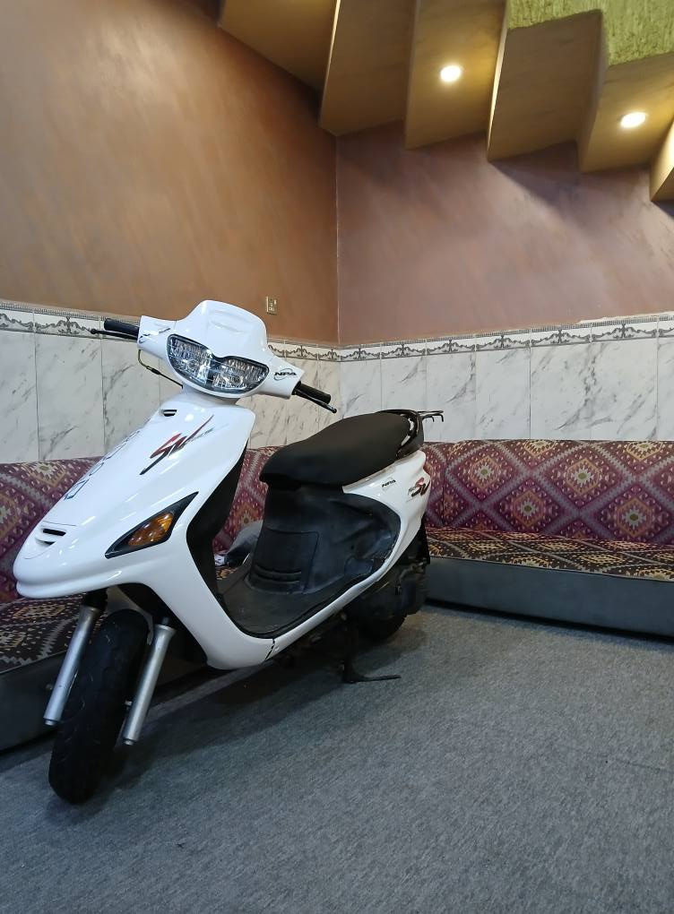 السلام عليكم 
دراجة فراشه فحل ياباني للبيع دراجة مامفتوحه سلف هندر كهربائيات كلها شغاله دراجة جديده مال باله السعر 600 وبيه مجال الشراي العنوان البصره ابي الخصيب الاستفسار على هذا الرقم 
*********** البصرة, العراق
