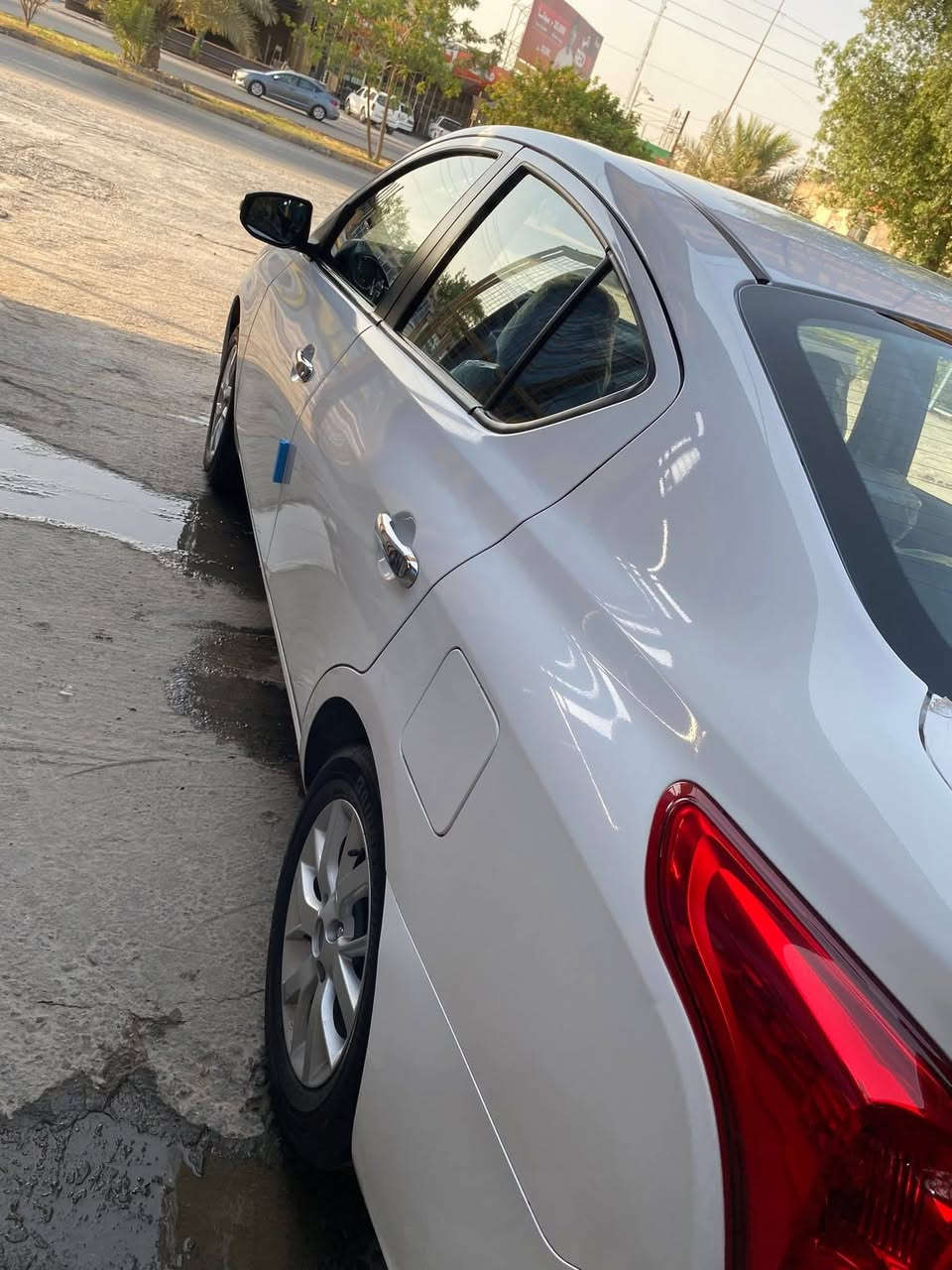 سلام عليكم نيسان صني للبيع مديل 2023كفاله عامه ماشيه 45 جديد مكان كربلاء رقم تلفون ***********
