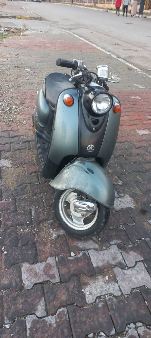 سلام وعليكم دراجة للبيع عبدالحليم فحل محرك بلادي مامفتوح كابريتر بلادي صالنصة بلادي بدون اي عيب لوك نضيف ***********5
