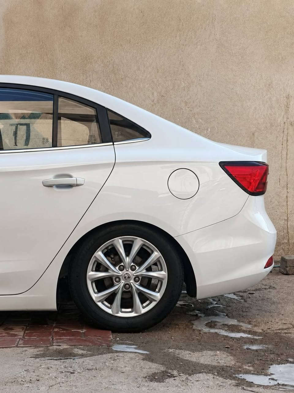 MG5 مديل 2023 السياره جاهزه من   محرك وكير وتبريد وكهربائيات مناقصها شي 
الضرر بيها بارد صفحه العبري  وشويه صبغ من البنيد  الاستعمال مكاني البصره شط العرب السعر 90 وبيها مجال بسيط
***********
