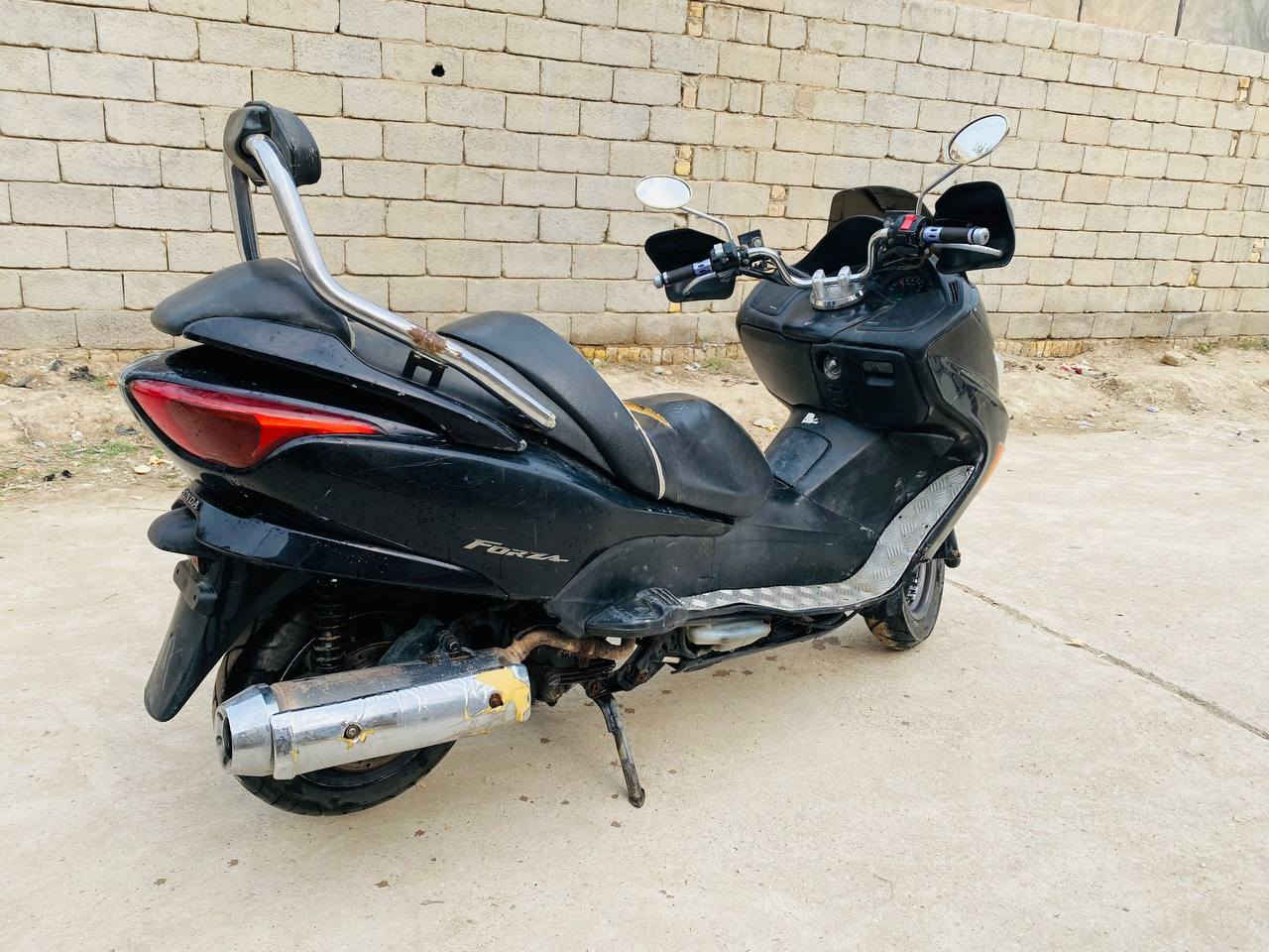 سلام عليكم مكلف بالنشر فورزه 08 للبيع السعر 700 وبيها مجال مكاني ذي قار قضاء الدواية  رقم صاحب الدراجه ***********
