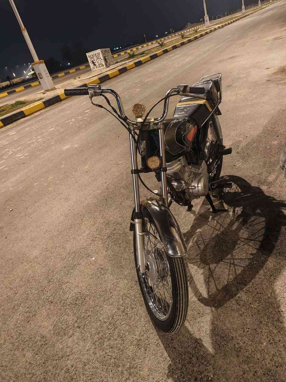 السلام عليكم دراجه للبيع اوراق اوراق
دراجه شلعه ومعدل ونعومه شرط محرگ نامه شلامجه ٢٤
الدراجه خير من الله مكينه كفاله شاصي نقطه لحيم مابيه .بعد بيها غراض بس ما شادهن 
مكاني ناصرية مركز *********** متواجد على الواتساب 
سعر ٦٥٠ و بيها مجال دراجه مستعجل على بيعتها ومحتاج فلوسها
