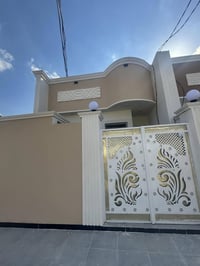 الخماس • ١١٠م • ركن على شارعين