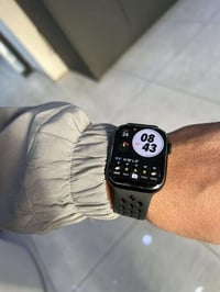 ساعه جيل ٧ نايك نظافه ١٠٠ بالميه وبطاريه ٨٧ وياها شاحنه اصليه  سعر ٢٥٠...