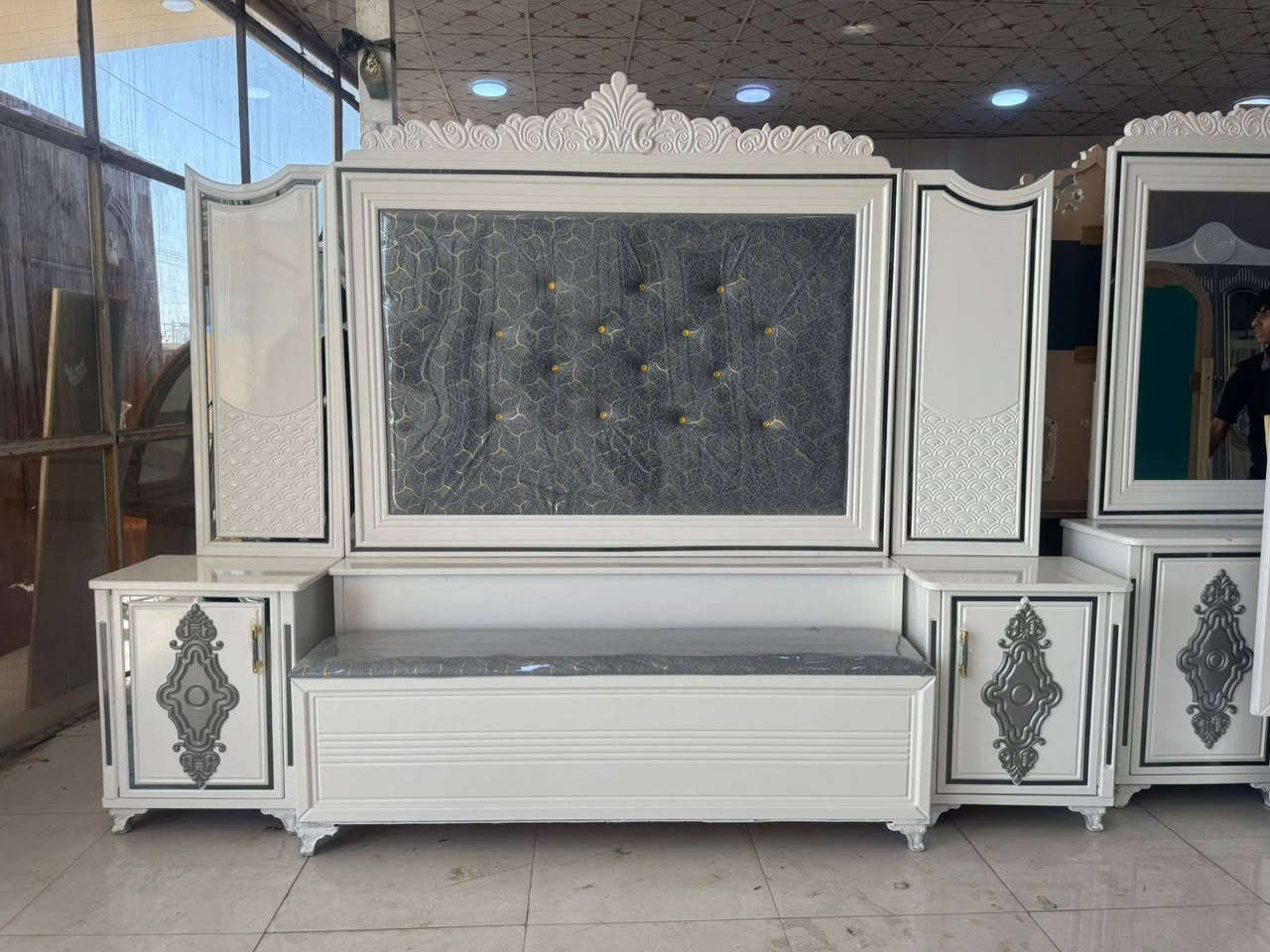 السلام عليكم توفرت غرف نوم عراقي تصميم تركي وصبغ حراري درجه اوله واسعار مناسبه نقل وشد كامل الون اليعجبك موجود كل الاوان وجميع الديكورات
للستفسار الاتصال علئ رقم اخوكم برهان النجار ***********
