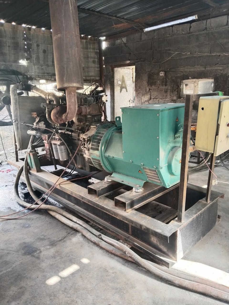 السلام عليكم مولدات عدد اثنين للبيع افيكو 120 توليد 200kv 
كمنز 124 توليد 250 kv الاستفسار 
***********
