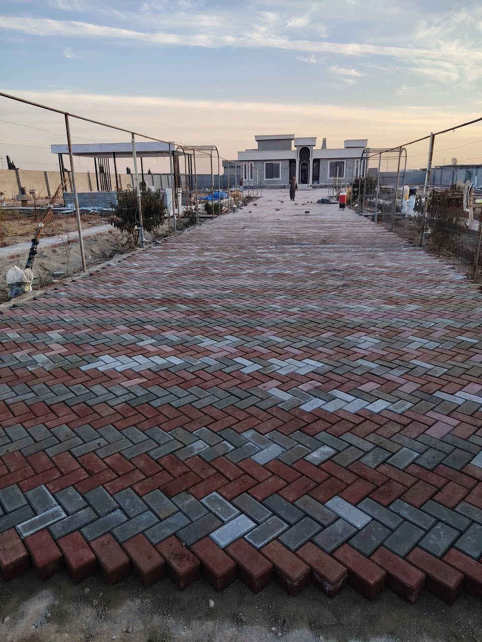 يوجد كادر لعمل البيهارتون المقرنص والطابوقي بأسعار مناسبة للاستفسار الاتصال ***********
