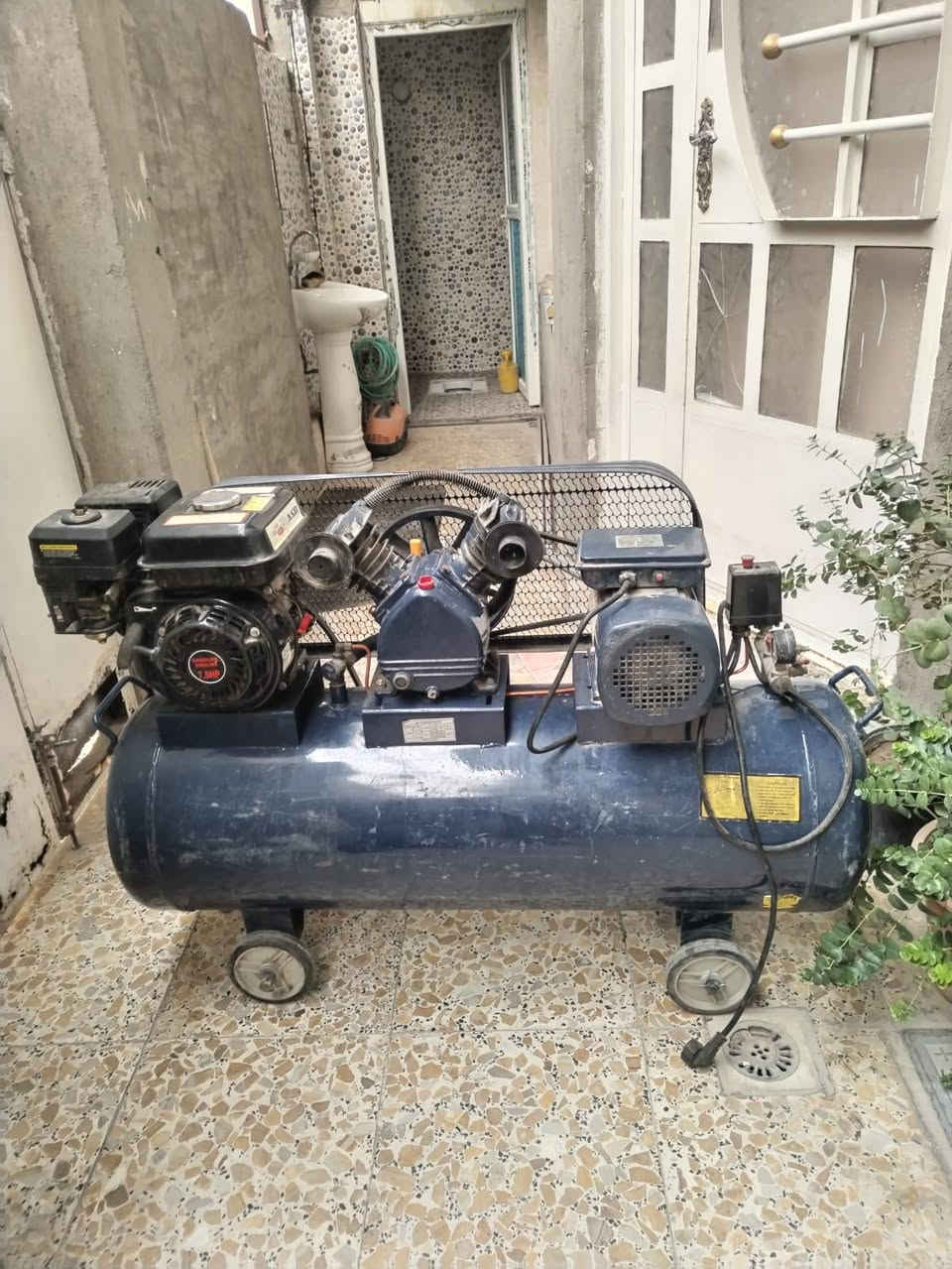 كبريسر استعمال قليل السعر 450 الف
***********
