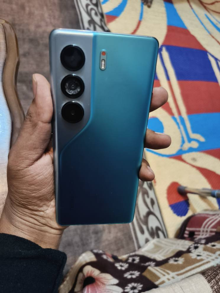 موبايل للبيع تكنو كومون ٤٠ برو 5G  ذكرة 256 نظيف  فقط الكامرة الخلفية بيه تراب وياه شاحنه وكفر  العنوان بغداد العبيدي حي الرئاسة الثانية شارع ١٥


**إذا كنت صاحب هذا الإعلان وتريد حذفه لأي سبب، رجاءا أرسل رسالة إلى الدعم الفني**