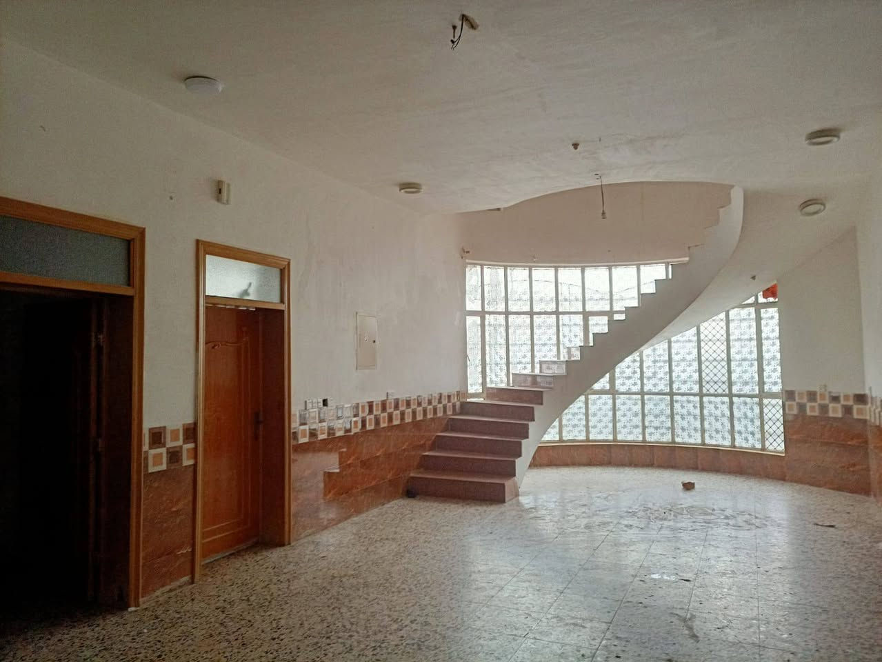 اجارات بكربلاء
اجار رقم 1...تابع للاخير حد رقم 10

 بيت اجار  نهايه  شارع المدرسي قرب شارع ابو مهدي المهندس

بي 2 غرف وصاله ومطبخ واستقبال وحوش جبير

مساحه// 200متر //

‏‪***********‬‏

تواصل وأتساب 

اجار 450الف مع المجال 

@إشارة 

اجار رقم 2

بيت 50 متر حي الفارس تسليم مفتاح 

ارضي// 300الف قفل 

اجار رقم 3

بيت المدرسي 100متر اجار //250الف// غرفتين واستقبال 

ومطبخ 

نفس البيت شقه فوك طابق اول 

سعر// 250الف //نفس تفاصيل 

اجار رقم 4

بيت مدرسي 60متر 200الف

طابق واحد

اجار رقم5

 بيت خلف سندباد الجاير 

90متر طابقين غرفه وحده فوك وصاله وجوه استقبال واصاله مطبخ 

350الف

اجار رقم 6

بيت حي المعلمين 100متر قرب الحديقه ارضي 500الف 

@إشارة 

ا

بيت اللإيجار رقم 7

الموقع :كربلاء قرب حولي أبو مهدي المهندس خلف الجامعه كربلاء فريحه مساحه 140متر 

للتواصل واتساب 
اجار 300الف
