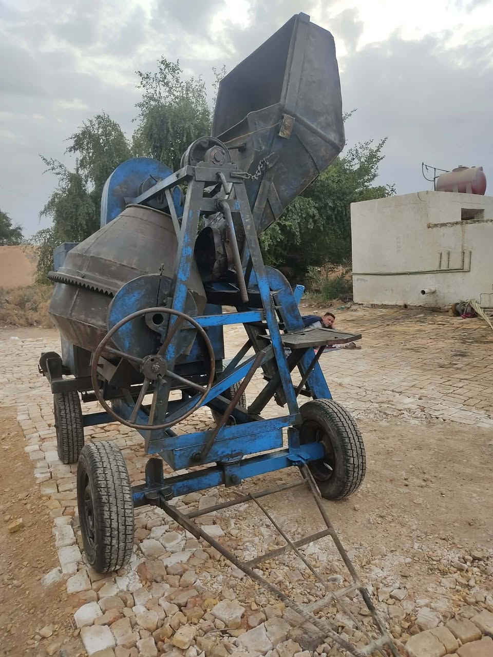 خباطه لبنانيه باب اول جاهزه من كلشي كبل للشغل مثل ماموضح بل صور مكاني ذي قار قضاء الرفاعي للاستفسار اكثر ***********
