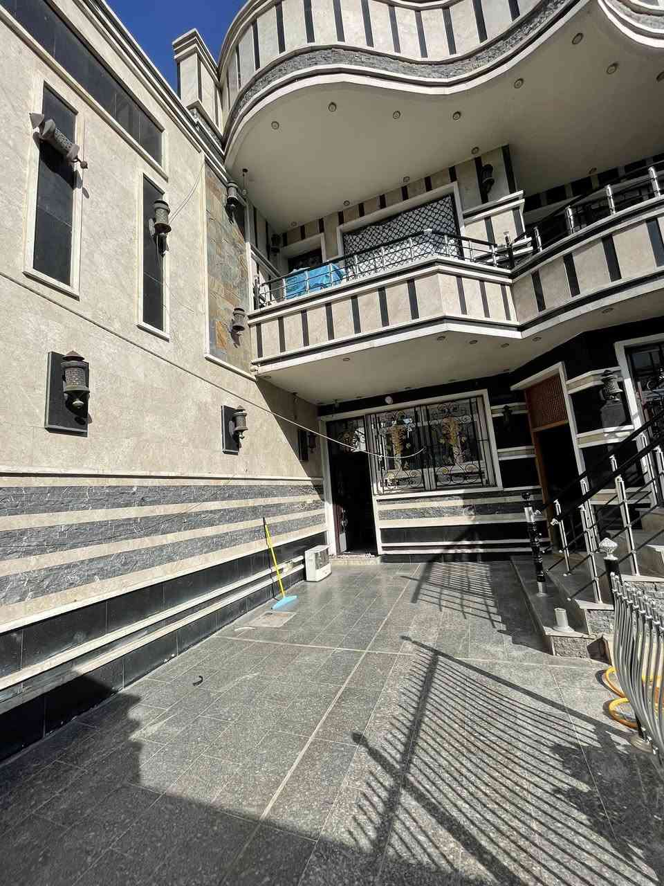 دار للبيع بغداد جديده شارع المسبح
مساحته ٣٠٠ اي استفسار ع هذا رقم ***********
