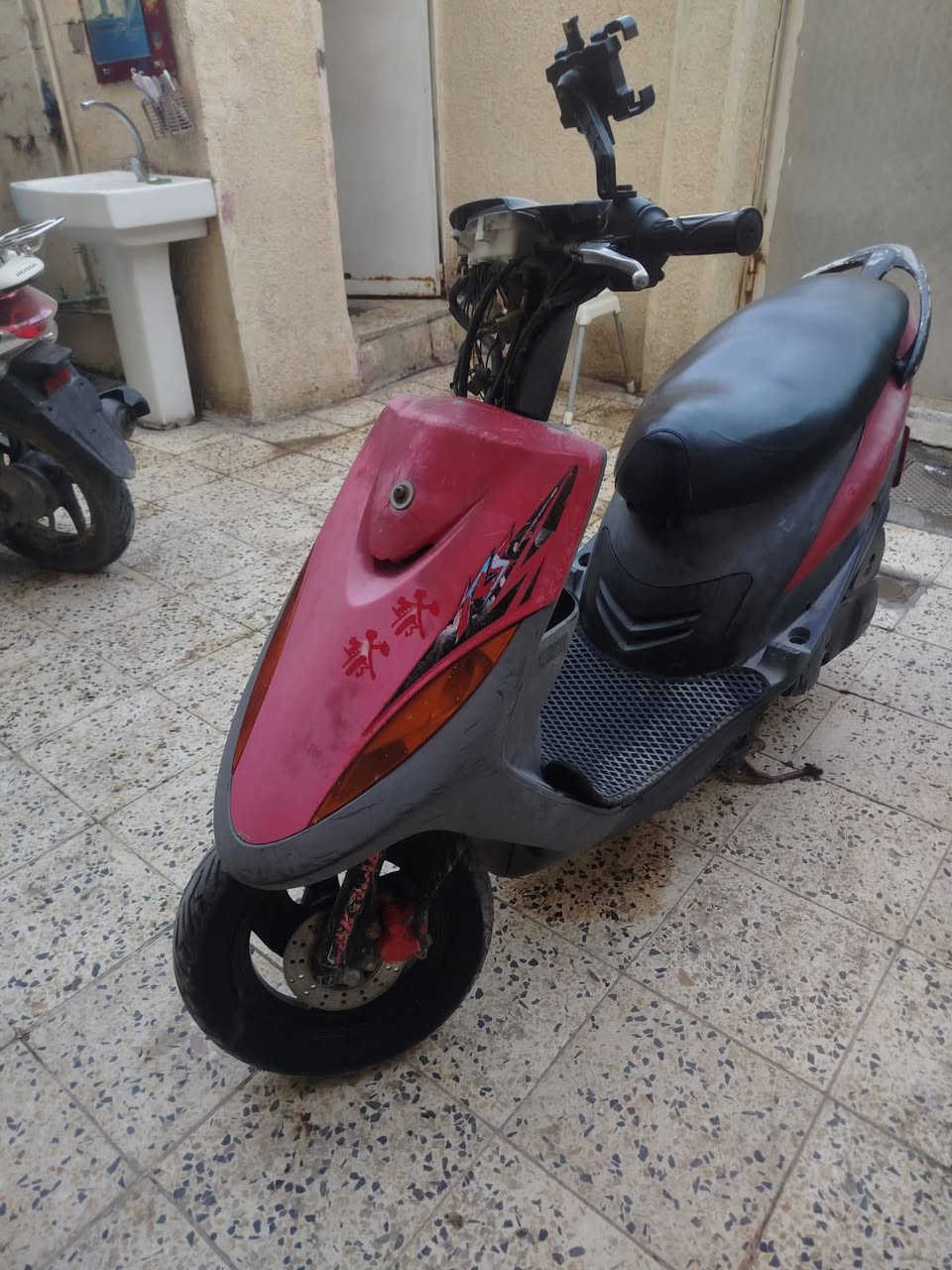 سلام عليكم
ماكس عدله كفر احمر جارد نضيف 
داخل املح  مضلومة بالصور 
سعر650 
تواصل ع رقم فقط 

770 102 6775
مكلف بالنشر
