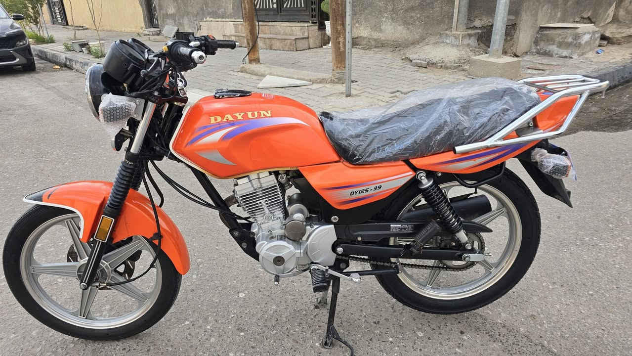 دايوان عضم موديل 2022 اوراق اصولي وكامله وبسمي وكيل ثامر خلخال الجوهره وصل معرض ثامر بسمي مباشر كبل احولك يم الوكيل كهربائيات كلها شغاله سلف هندر دبل اشاره بلادي لايت زنون عالي ناصي بك لايت بريكات أمامي خلفي كلهن شغالات والدراجه نضيفه ونضافته كدامكم بلصور رايدها 1225 وبيها مجال بسيط للشراي مكاني كربلاء اليريده يتصل ويدلل بخدمته 
***********
