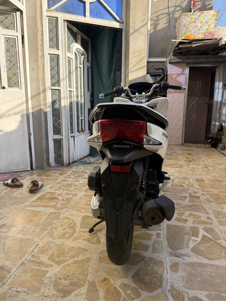 السلام عليكم Pcx للبيع جيل ثاني مكفوله 
اشاير كهربائيات كلهه شغاله 
مكينه كفاله الدراجه جديده 
مكاني بغداد الشعب (السعر 12$ )
***********
