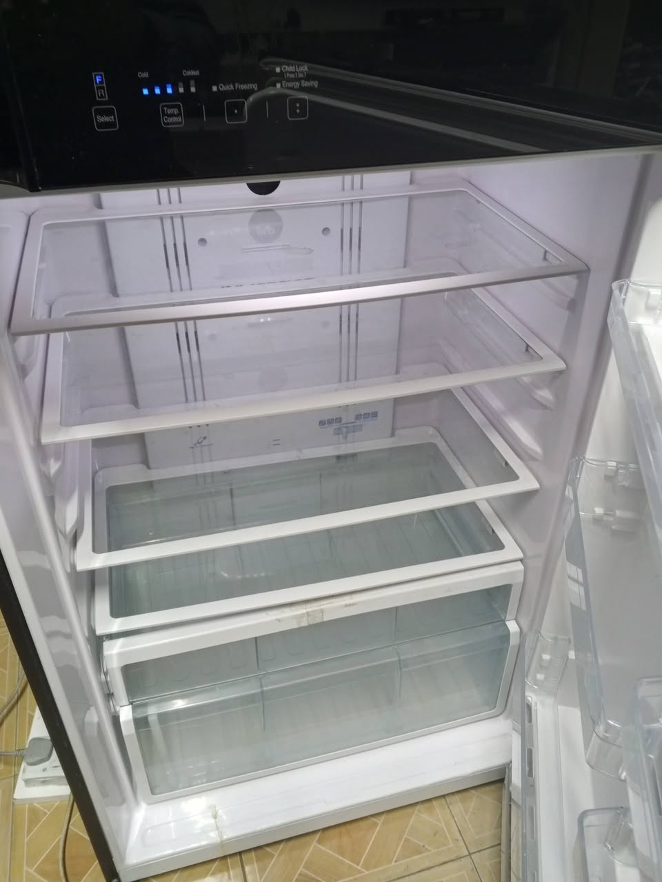 ثلاجة هيتاشي حجم 22للبيع ب275الف
عنوان مالطا اسلام مقابيل نستشفى شريان 
م/***********
