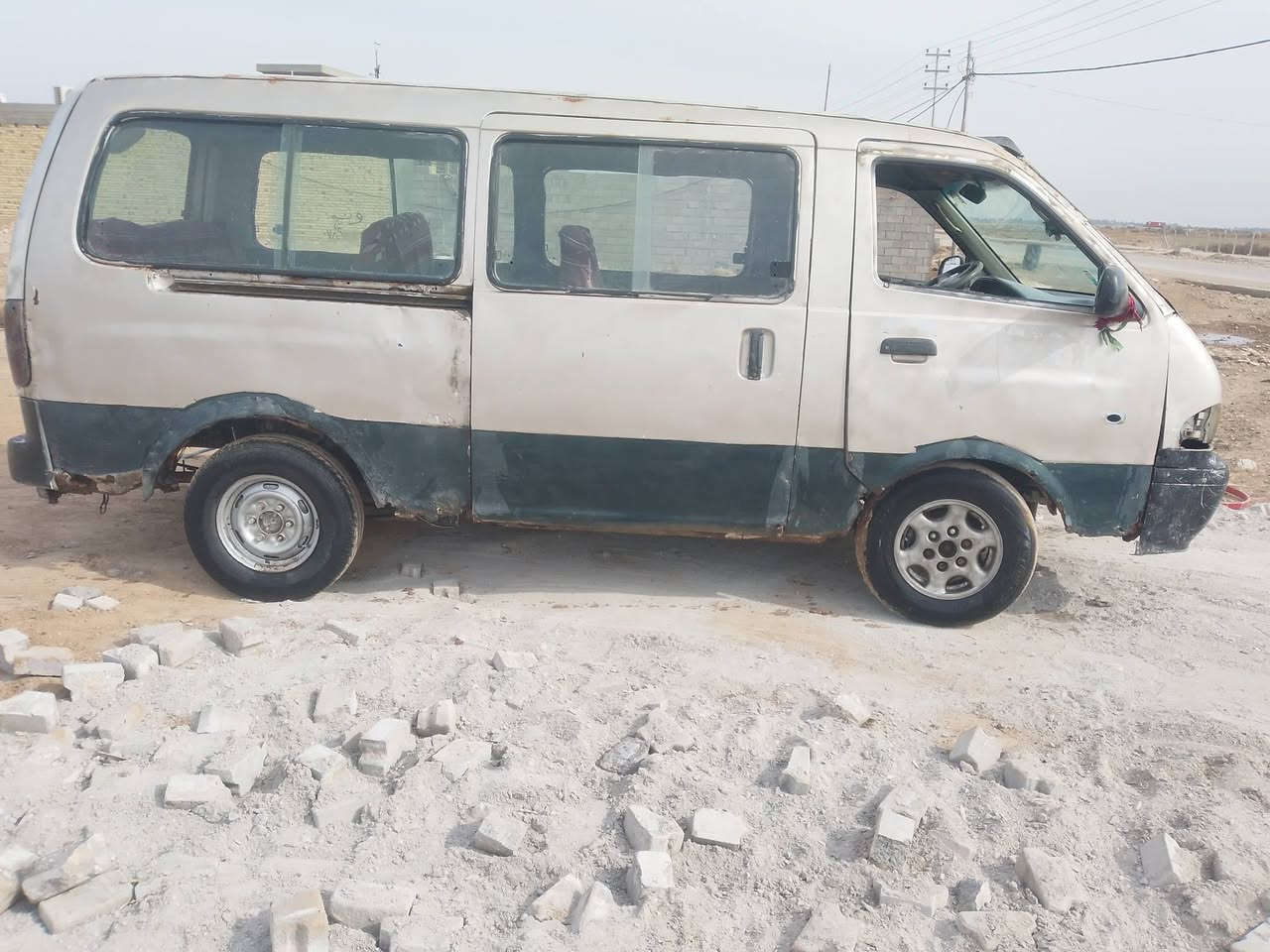 بريجوو 79 كير مكنيه اكسن خير من الله سياره بيها تلحيضات تحويل مباشر سياره مطلوبه قرامات على مشتري 
رقم بغداد مكاني كوت  ‏‪***********‬‏    سعرها 18 بيها مجال
