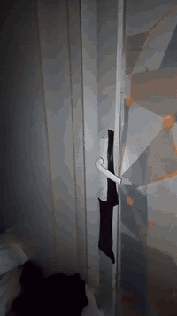 عندي غرفه لبيع تركيه بس يراد اله ترتيب 5 قطع لونه اسواد باب سلايت جامه...