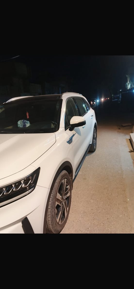 السلام عليكم ورحمة الله وبركاته من رخصت الادمن 
للبيع سورنتو موديل ٢٠٢٢ خليجي فول مواصفات 
ماشيه ٦٢ اخت اخت الزيرو كفاله عامه حتى الدعاميات مجرد بارد خفيف كلش موضح بل صوره 
والسعر ٢٧٥$ ورقه بغداد بسمي واعتذر على الاطاله هذا رقمي ***********
