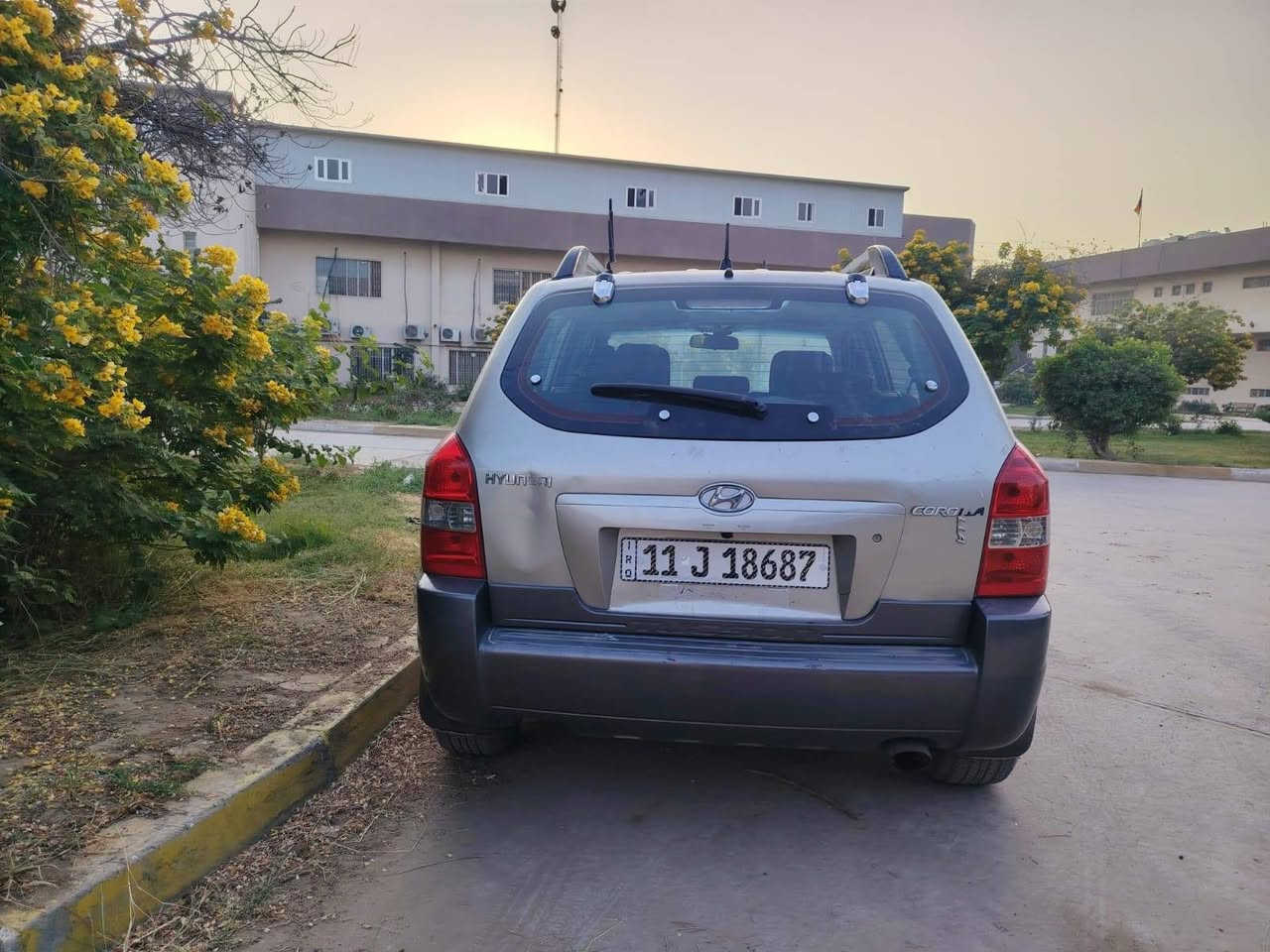 السلام عليكم ورحمة الله وبركاته
توسان 2009 سعر 95
بيع او مراوس 
 بغداد رقم انكليزي باسمي سنويه جديده
خليجي فول مواصفات فتحه سقف محرك 2000بلادي نضيف كير نضيف صدر امامي وخلفي جديد تبريد ثلج تخم تاير جدد
***********
