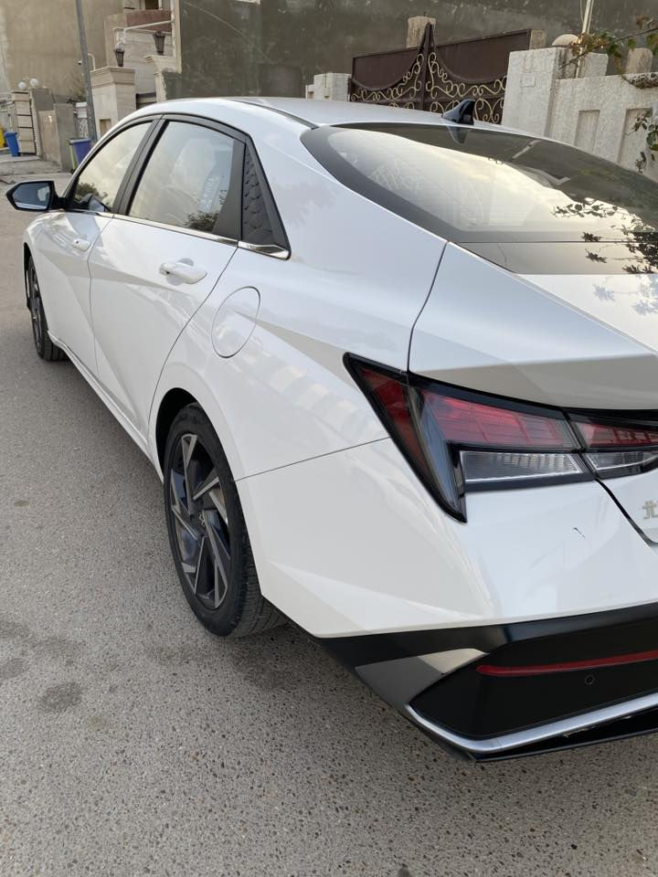 اللنترا 2024 صيني سيارة جديده بيه بارد بلباب الخلف السايق فقط فول مواصفات سعر 137 وبيه مجال بسيط مكان بغداد حي العامل رقم اربيل باسم عربي مبايل 
***********
