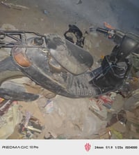 دراجه للبيع بس تانكيه مزروف يم المخرج يصلح يعني وشادله سلف وباتري وستو...