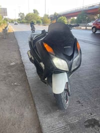 دراجه فورزه صفر 12 كلشي شغال بيها دراجه حلوه ابيع كوم حديد طافيه بس هي...