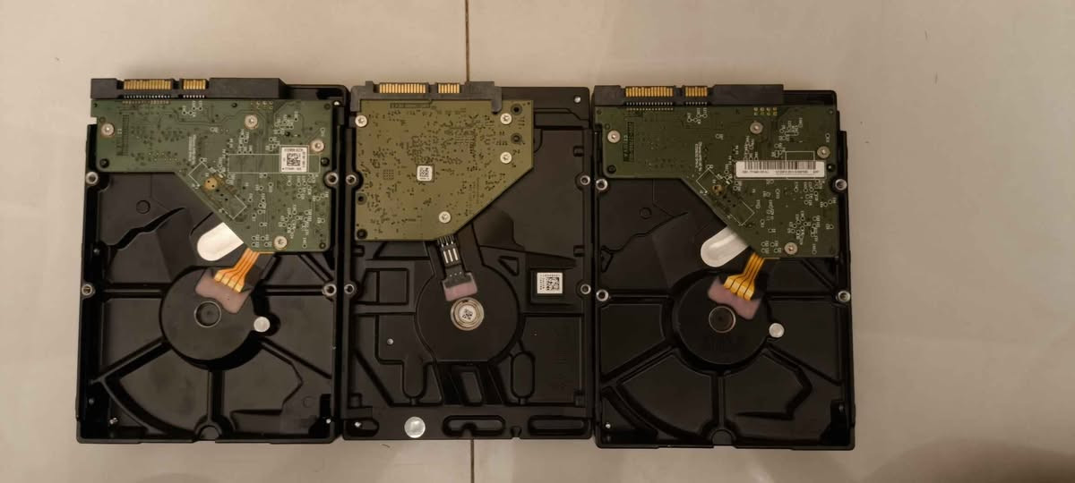 هاردات دسكتوب 
حجم 500 كيكا 
قياس 3.5 
الشركات seagate , wd بغداد, العراق


**إذا كنت صاحب هذا الإعلان وتريد حذفه لأي سبب، رجاءا أرسل رسالة إلى الدعم الفني**