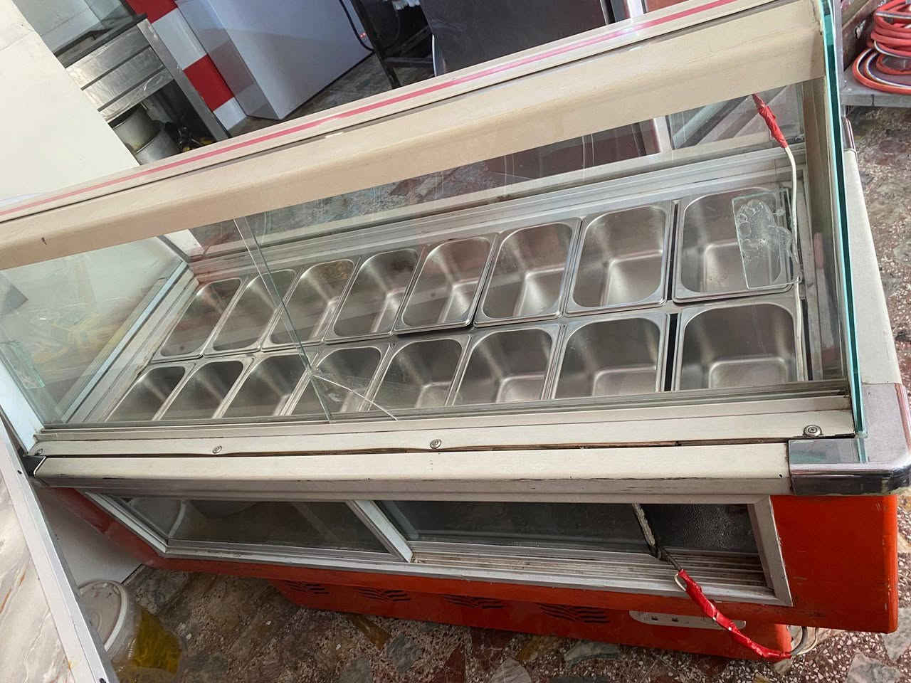 السلام عليكم شوايات دجاج مشوي ومحشي سعر الوحده 400 الف وميز وكاشير سعرهن 400 الف وعارض مقابلات سعرها 500 الف وحوض تخمير سعره 250 الف كرانيات ومثرمه مال حمص وثوميه سعرها 350 الف عنوان بغدادد السيديه
***********
