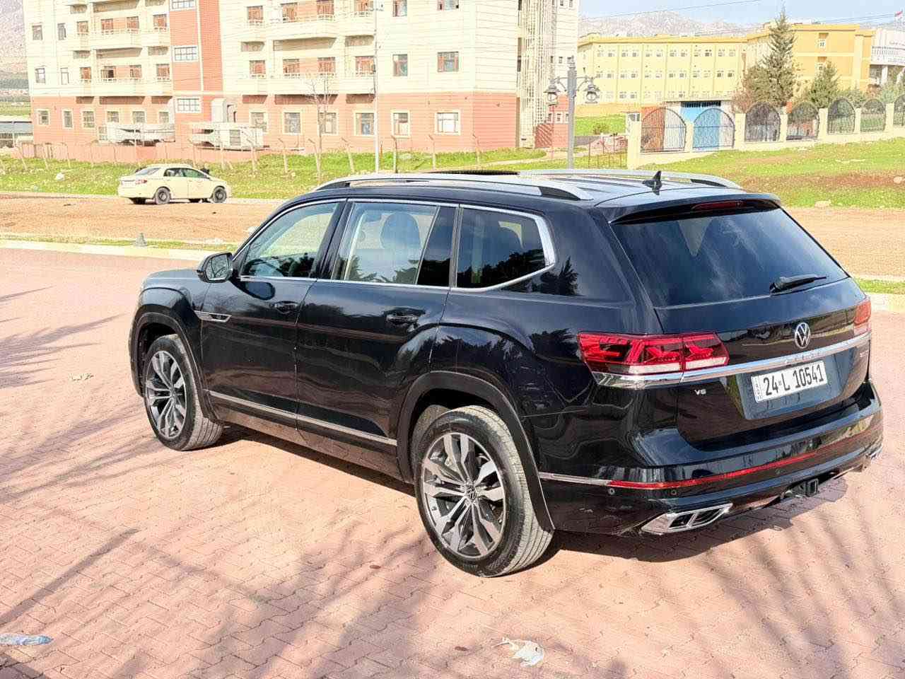 : .اطلس  .2022.v6 .
 SEL Premium R line-.4Motio 
‎المواصفات فول فول/1/1/أعلى فئة
‎حجم المحرك : 3.6( 6 سلندر )
‎المواصفات
‎دة بل اكسل : AWD كيج الكتروني بردات ابواب
‎داخل رصاصي بيلادي فتحه سقف بانورما
‎ابواب بصمة بصمة تشغيل تشغيل عن بعد : REMOTE START
‎مرايا شفط كهربائي+إنارة 
‎سستم سماعات : FENDER شحن وايرليس
‎اوتو بارك : AUTO PARK
‎اوتو هولد : AUTO HOLD
‎اوتو ستارت : AUTO STARD
‎صندوق شفط كهربائي+🦵
‎ شاشة دشبول ديجيتال
‎اوتو هولد
‎اوتو ستارت
‎اوتو بارك : AUTO PARK
AUTO HOLD:
AUTO STARD:
‎اوتو ستوب : AUTO STOP
‎نظام : GPS
‎نظام : ECO
‎نظام : NORMAL
‎نظام : SPORT
‎نظام : SNOW
‎نظام
OFFROAD
‎نظام OFFR.CUSTOM
‎كشنات : VIP
‎كشنات جلد
‎كشنات جلد تدفئة+تبريد +خزن+ميموري
‎كاميرة " 360
‎كاميره امامي
‎كاميره جانبي
‎كاميره خلفي
‎هاند بريك بصمة
‎رادار 360
‎رادار امامي ( تحديد مسار )
‎رادار جانبي ( نقاط عمياء )
‎رادار خلفي ( التحذير من الاصطدام )
‎حساسات 360
‎1.حساسات امامي
‎2.حساسات جانبي
‎3.احساسات خلفي
‎تحكم اسيرين استيرن تدفئة تبريد المس تبريد مركزي
‎لايتات LED زينون متحرك بيلادي بكلايتات LED بيلادي
‎ويل كروم حجم 21
سعر :280 مجال
سبوغ ٤ قطعة
باب سايق 
باب خلف سايق
جاملغ جهد سايق 
بونيد
عنوان :اربيل 
سعر:250$ أربيل, العراق


**إذا كنت صاحب هذا الإعلان وتريد حذفه لأي سبب، رجاءا أرسل رسالة إلى الدعم الفني**