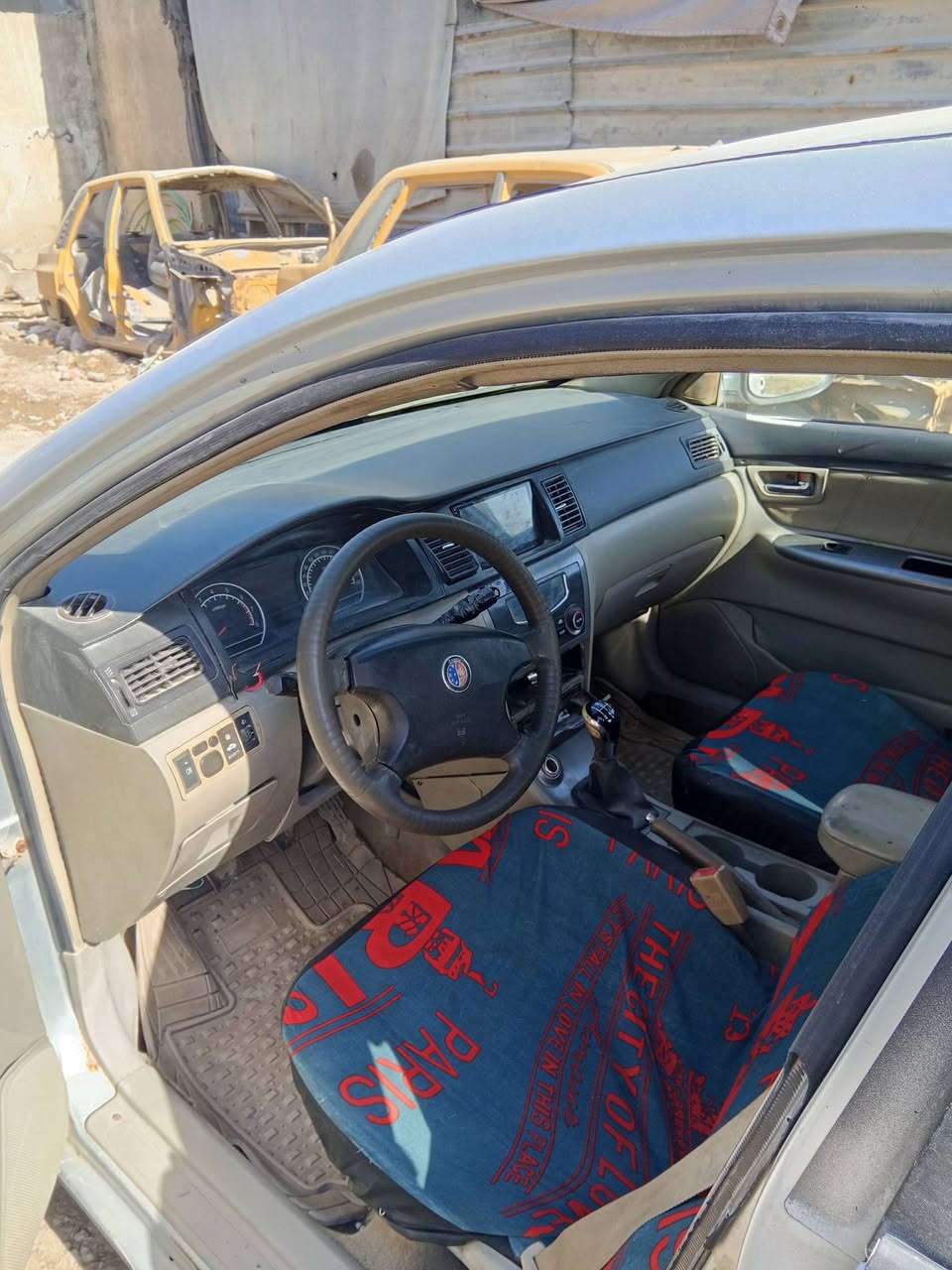 السلام عليكم جيلي للبيع 2013 كيلو مكينه جده السعر 35 بيها مجال رقم واسط رقم تلفون ***********
