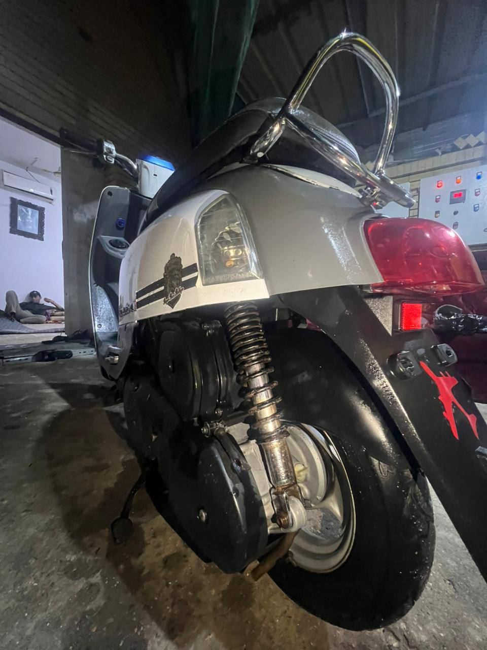 السلام عليكم
دراجه بوليسي نوزل للبيع سعرها 700
وبيها مجال قليل حگ الجيه 
ما مفتوحه مكفوله كفاله كلش 
شراي هله بيك مو شراي لا تعامل وتعب روحك العنوان بصره جمعيات مراسله واتساب ***********
