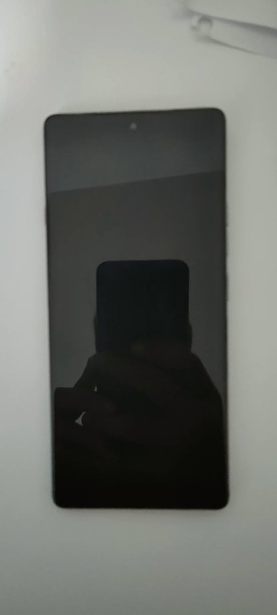 تكنو كامون 40 عادي 
ذاكره 256 ورام 8+8 مكفول من التصليح ملحقات شاحنه اصليه و كارتون للبيع السعر 225 وبيه مجال مكاني كوت حي الجهاد ‏‪0770 088 4395‬‏ بيه واتساب
