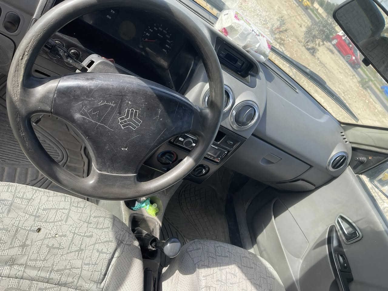 2012 للبيع مكينه كير  تخم تاير هزة جديدة لوحات انكليزي وبأسمي تحويل ثاني يوم شواصي معمره السيارة نضيفة مكان بغداد الامين 
***********
