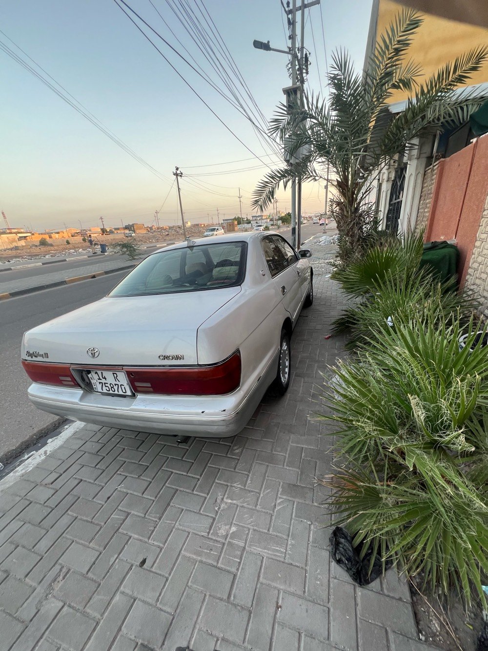 سلام عليكم سياره بطه 1994 سياره نضيفه كفاله عامه بيه جاملق بيه طخت بل باب كراج وسوينا سياره تبريد جديد مكينه جديده كير جديد كلشي جديد  سعر 53  وبيه مجال قليل  بكان البصره حي مهندسين سوك عكيلي رقم ***********
