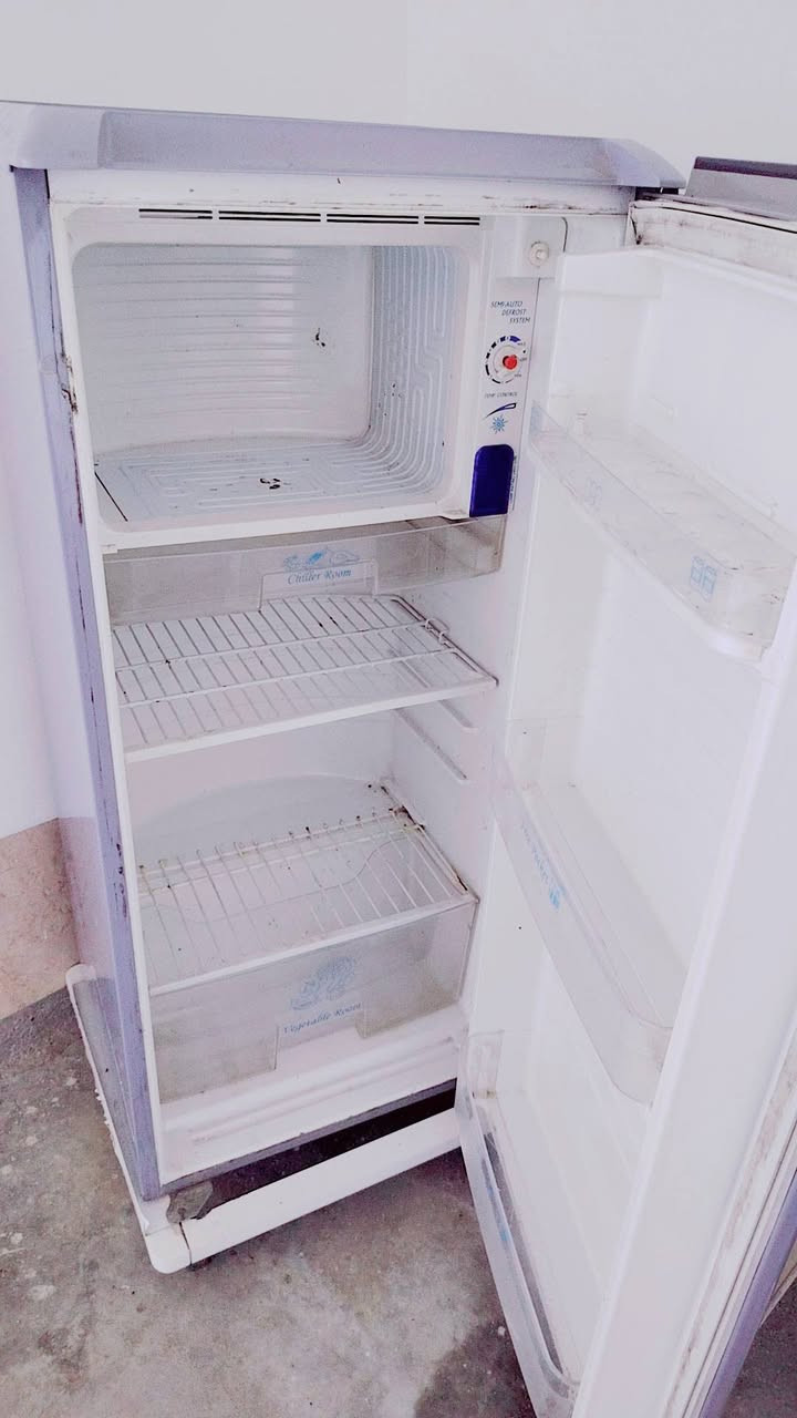 ثلاجه شغاله سعر 150 بيه مجال


**إذا كنت صاحب هذا الإعلان وتريد حذفه لأي سبب، رجاءا أرسل رسالة إلى الدعم الفني**