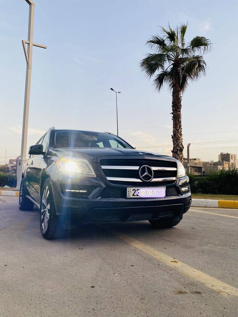مرسيدس بنز…الأفضل ولا شيء سواه ✨❤️
نقدم لكم ايقونة الفخامة ذات الدفع الرباعي والحجم العائلي 
Mercedes-Benz GL 450 BlueTEC 4MATIC
انتاج 2013
محرك 4500cc تون توربو بانزين بقوة ٦٧٠🐎 
عداد 172.000 ميل ✅
خالٍ من الحوادث والضربات  فقط صبغ جمالي✅
7 مقاعد 💺 
نظام تعليق هوائي ✅
فتحة سقف ✅
تاير قياس 22" ✅
زجاج اخضر ليزر شركة ✅
مصابيح “Multibeam” أمامية ✅
مصابيح LED خلفية ✅
كاميرا خلفية ✅
رادارات مانع الاصطدام والمساعدة على القيادة ✅
سويج بصمة تشغيل ✅
مقاعد جلدية نوع “Nappa” الفاخرة باللون الاسود المميز ✅
تحكم مقاعد امامية مع ذاكرة ثلاث وضعيات ✅
تدفئة للمقاعد الامامية ✅
اضاءة داخلية متعددة الألوان ✅
نظام صوت “Harman&Kardon” ✅
مدخل 220v ✅
خرائط GPS ✅
والمزيد من الاضافات المتعددة…

ولمعرفة السعر يرجى كتابة تم بالتعليقات..

للتواصل والاستفسار التواصل عن طريق رسائل الصفحة او الواتساب
*********** بغداد, العراق
