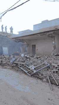 تفليش البيوت القديمة والمحلات وقطع البيوت ورفع الانقاض وتعديل الأرضية بموادها يعني ماأخذ فلوس بس المواد واسويلهيا كاع في كافة مناطق ديالى للتواصل ع الرقم . ***********
