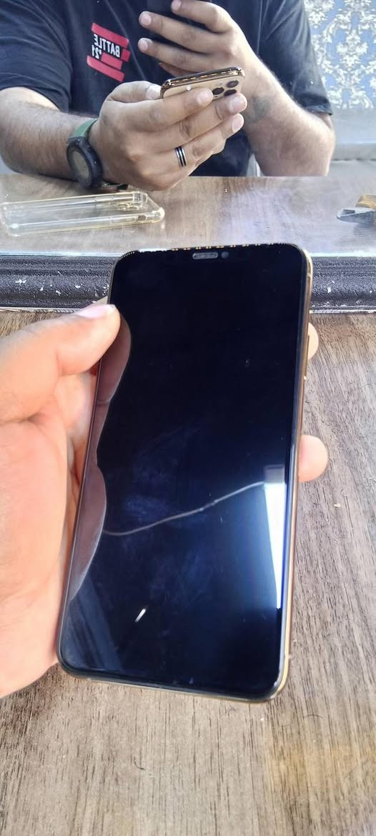 ايفون ١١برو ماكس جهاز نضيف حييييل بطاريه بلاديه ٧٩من نزلت طلعت مال خدمه
مبدل شاشه مال تفصيخ فيس ايدي شغال ذاكره ٢٥٦
كل مشكله مابي جهاز 
السعر ٣٠٠مكاني بابل مركز


**إذا كنت صاحب هذا الإعلان وتريد حذفه لأي سبب، رجاءا أرسل رسالة إلى الدعم الفني**