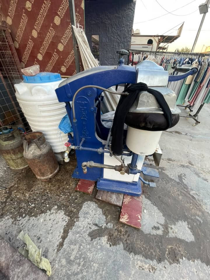 سلام عليكم غراض للبيع 
مكينه ايراني نضيف 
 بويلار فول اوتماتيك حساسات وطوافه
واتساب ***********
بغداد بلديات سوك ميت
